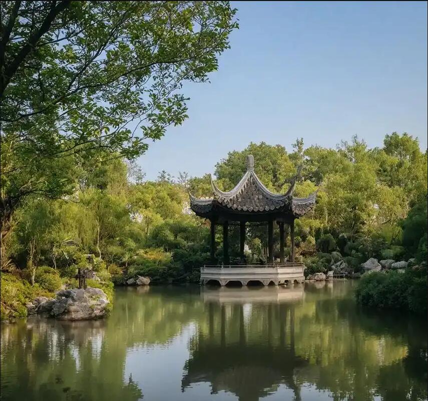 丽江古城距离餐饮有限公司